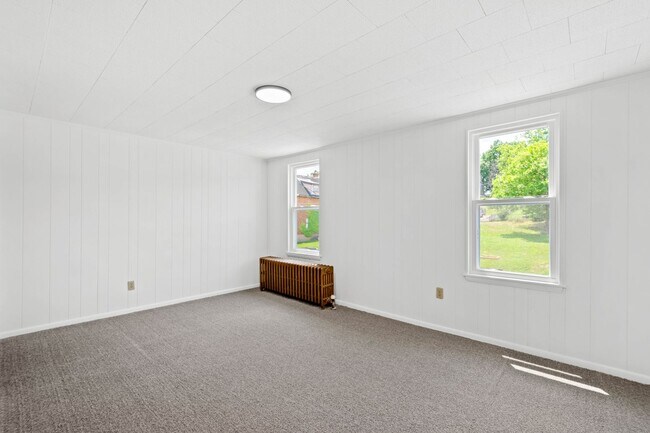 Building Photo - Available April 1st! Beautiful 3-Bedroom Home in Clairton!