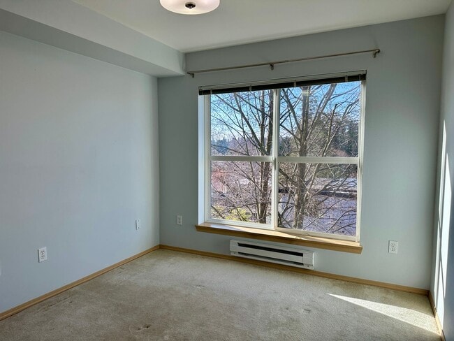 Building Photo - 2 Weeks Free Rent at Wonderful Greenwood 2 Bed/2Bath