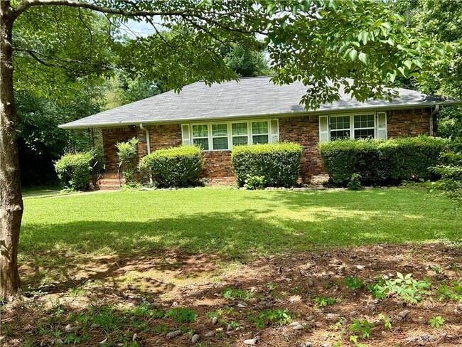 Building Photo - 482 Plantation Rd SW