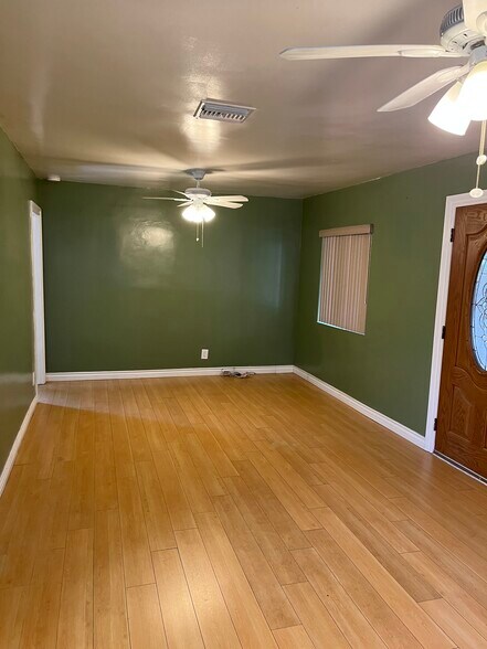 Building Photo - 2800 S Mansfield Ave