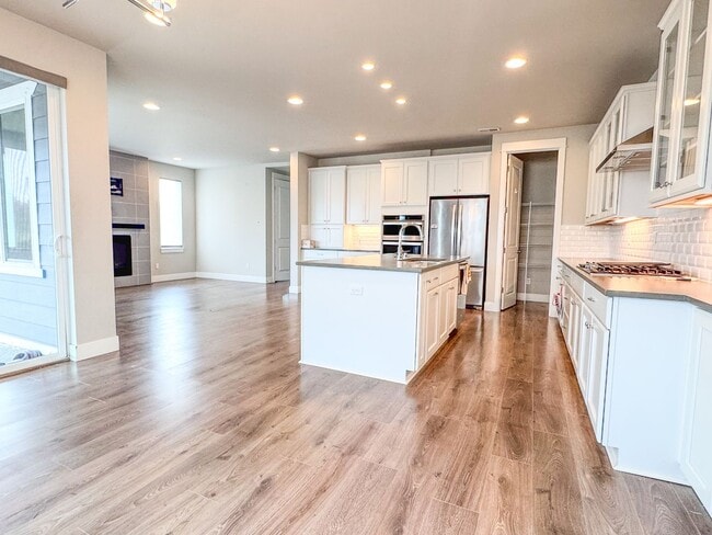 Building Photo - New 4 bed with bedroom and bath on main floor