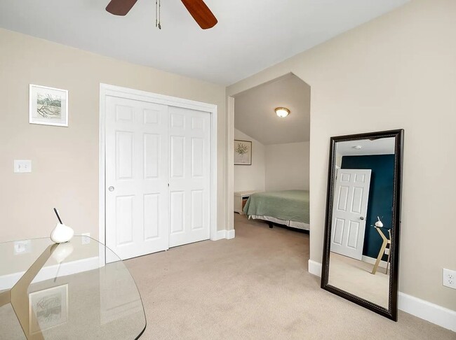 Building Photo - Beautifully Updated North Fresno 3/3