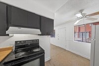 Building Photo - 521 S Maryland Pkwy