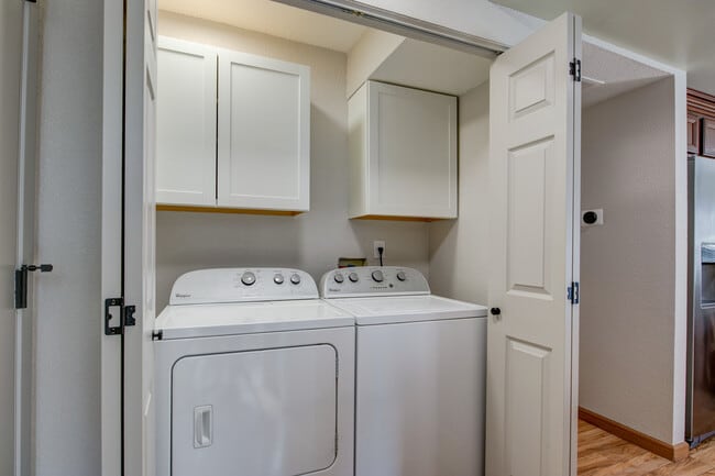 Building Photo - 9526 Victorian Wy