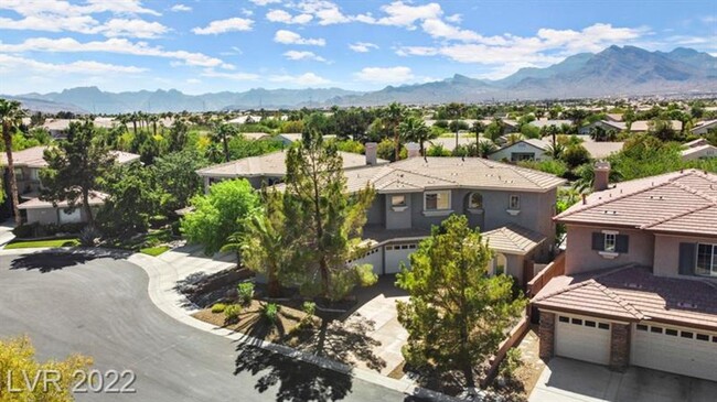 Building Photo - Recently remodeled 5 BEDROOMs/4 bathrooms,...