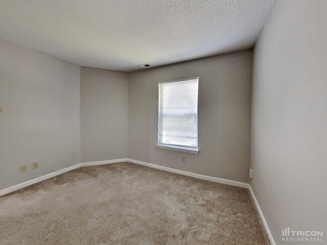 Building Photo - 59 Frostwood Ln