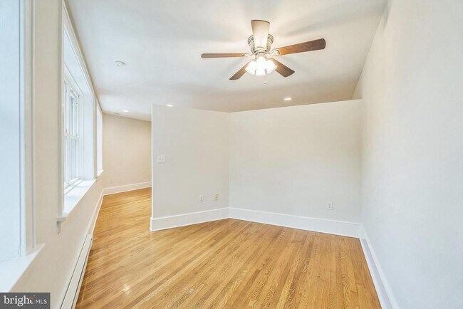 Building Photo - 5150 Ridge Ave