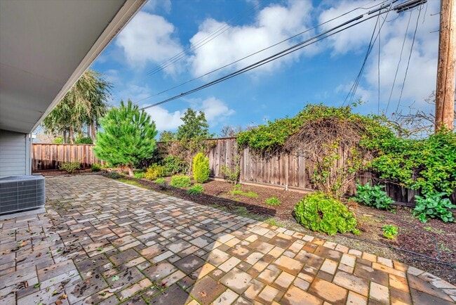 Building Photo - Modern Elegance & Effortless Style l 4BR Santa Clara Home