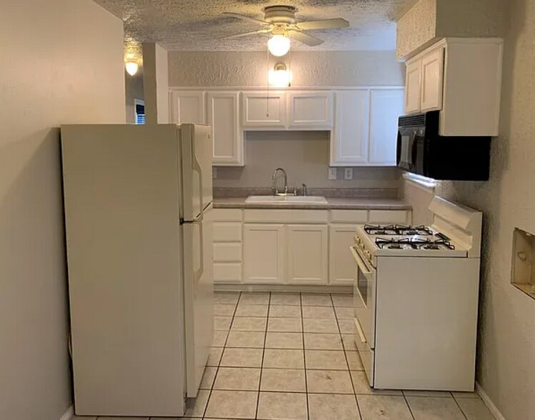 Building Photo - 603 Freestone Dr