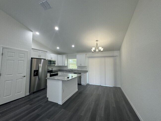 Building Photo - 14962 SW 31st Pl