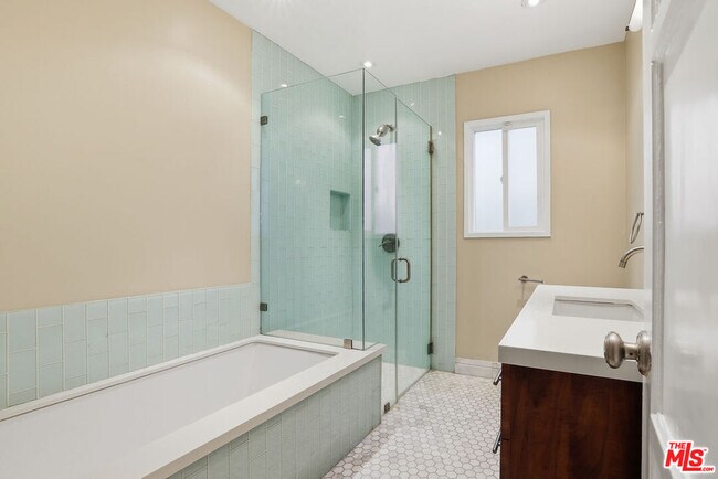 Building Photo - 11370 Matteson Ave