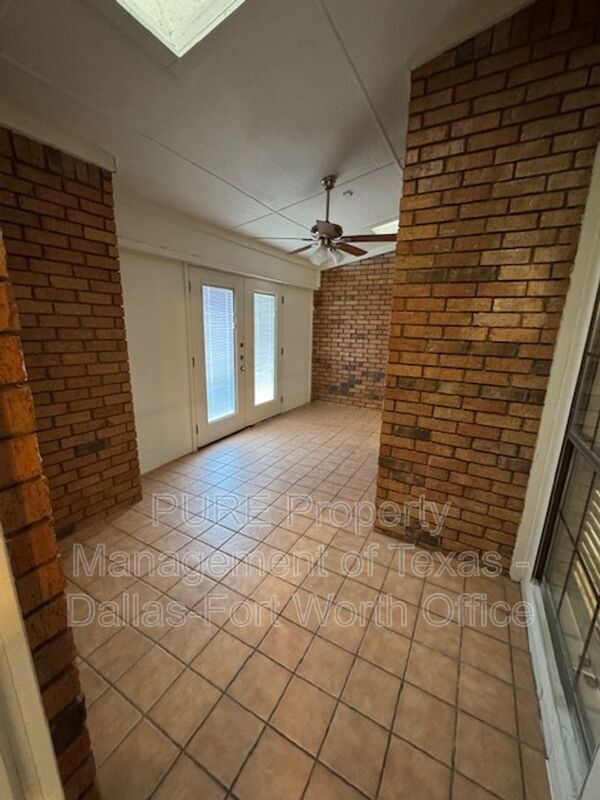 Building Photo - 7313 Century Dr