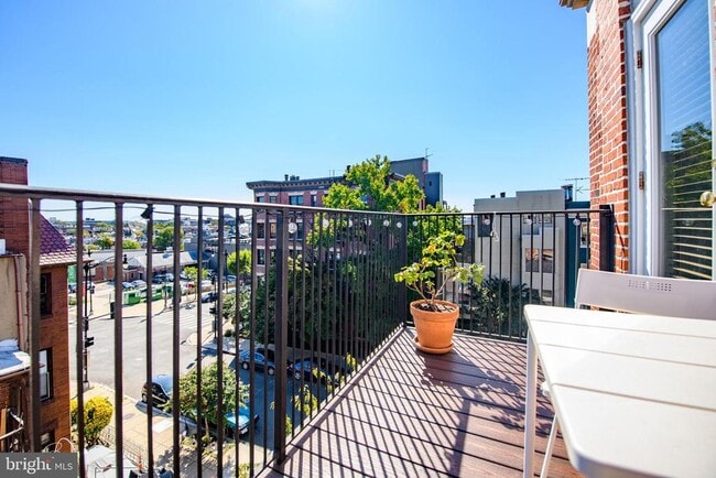 Building Photo - 1807 California St NW