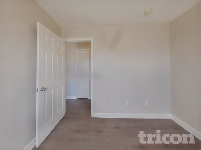 Building Photo - 7031 Red Bud Cir