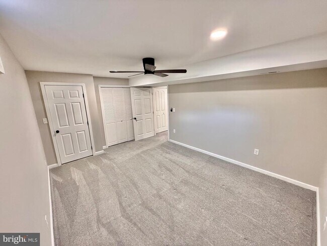 Building Photo - 104 Rover Ct