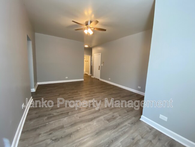 Building Photo - 5647 W Washington Blvd