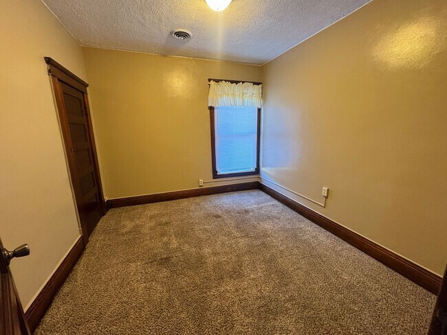 Building Photo - 420-422 Pennsylvania Ave