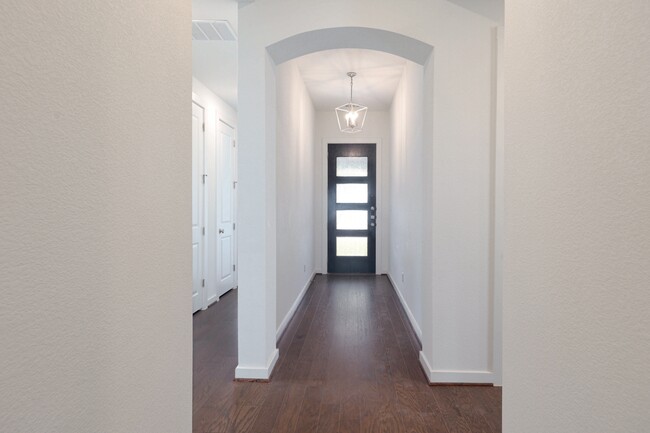 Building Photo - 124 Rosebush Dr