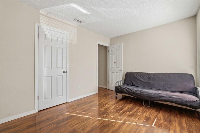 Building Photo - 4004 Nestle Oaks Pl