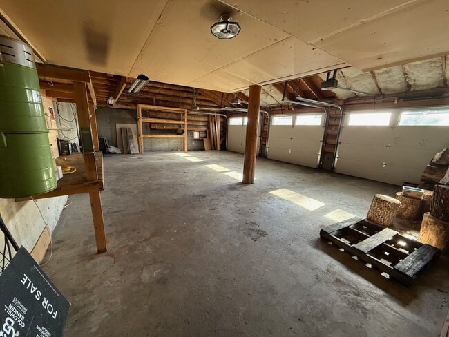 Building Photo - 545 Coulee Dr