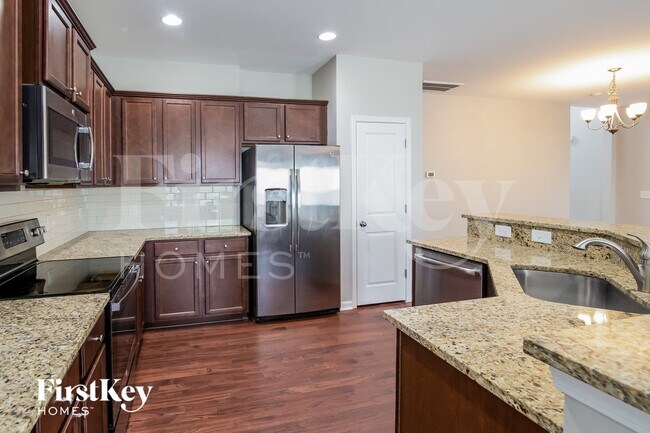 Building Photo - 165 Longford Dr