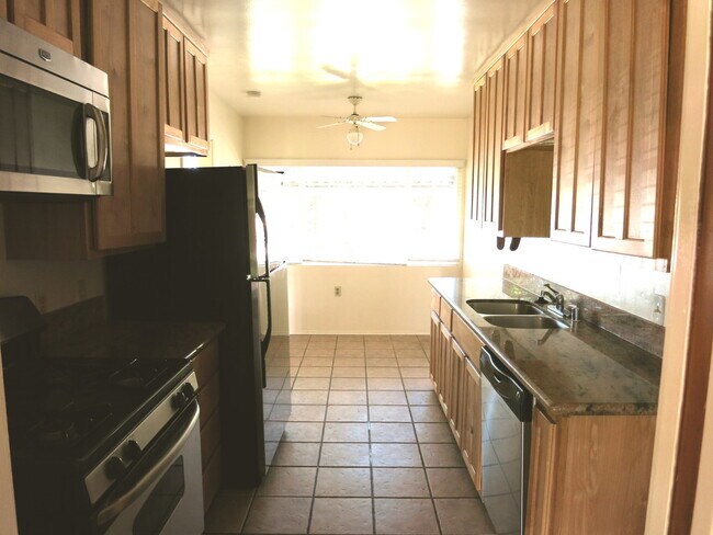 Building Photo - Spacious 4BR Canyon-View Home Near SDSU