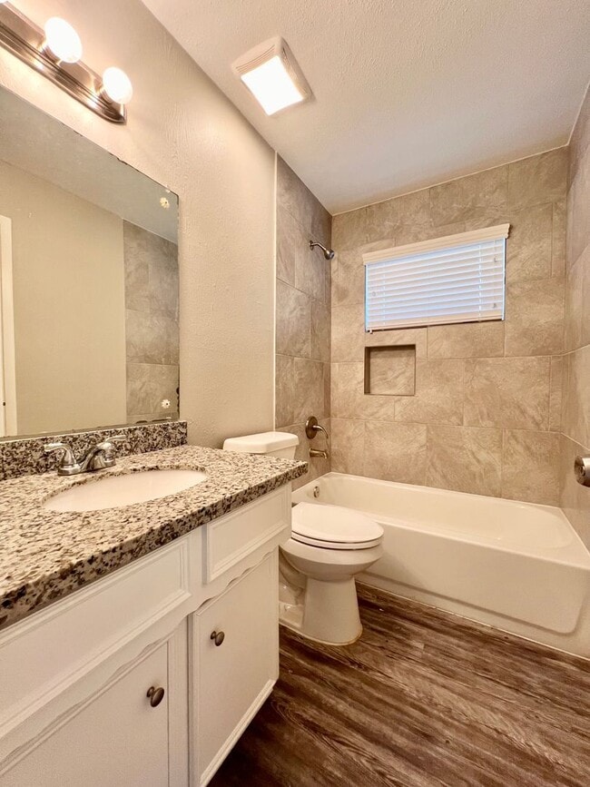 Building Photo - Beautiful one story home in Rosenberg, TX