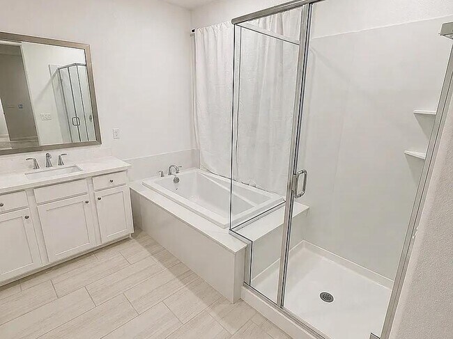 Building Photo - 7018 Blue Bay Ln