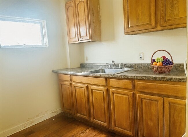 Building Photo - 23 Winslow Ave