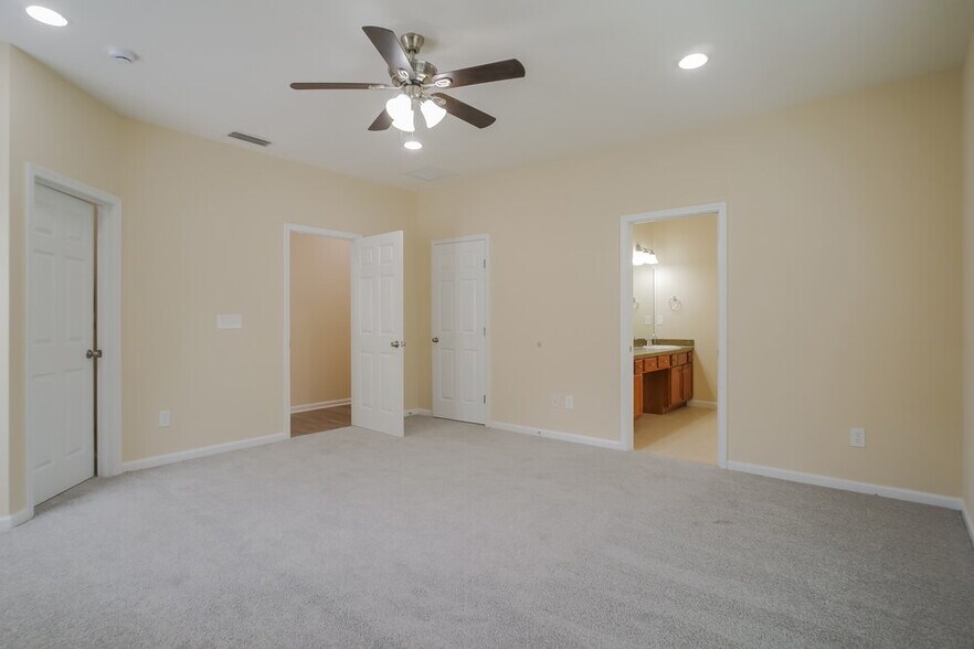 Building Photo - 804 Rembrandt Ave