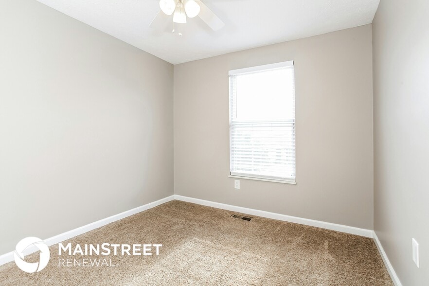 Building Photo - 4784 Orangeburg Dr