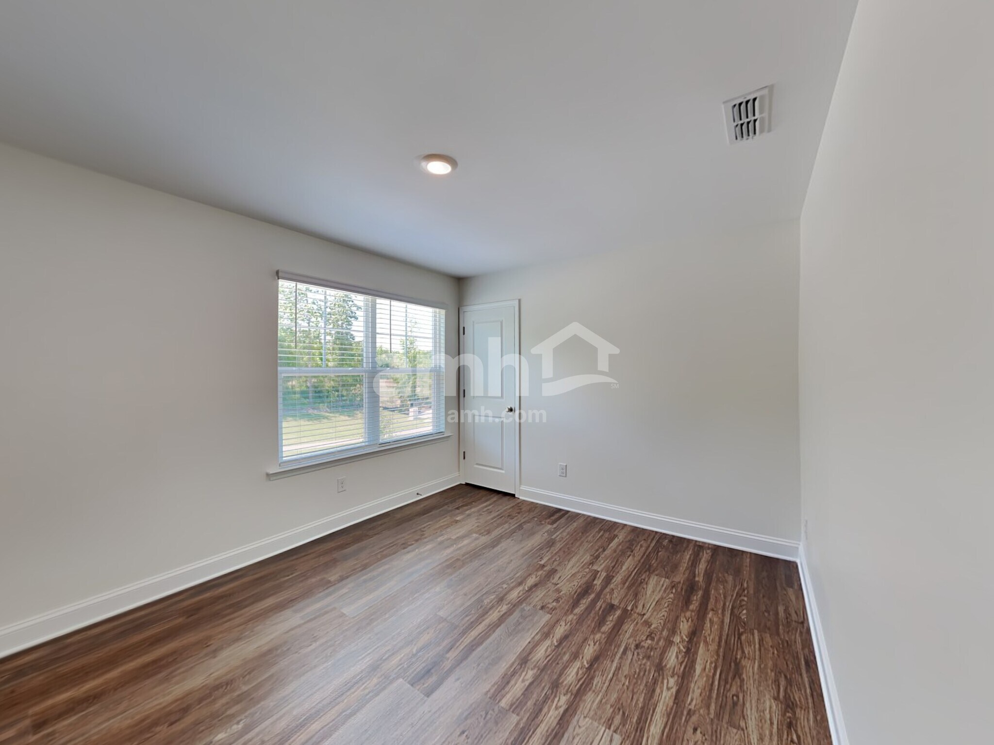 Building Photo - 3240 Oakfields Rd