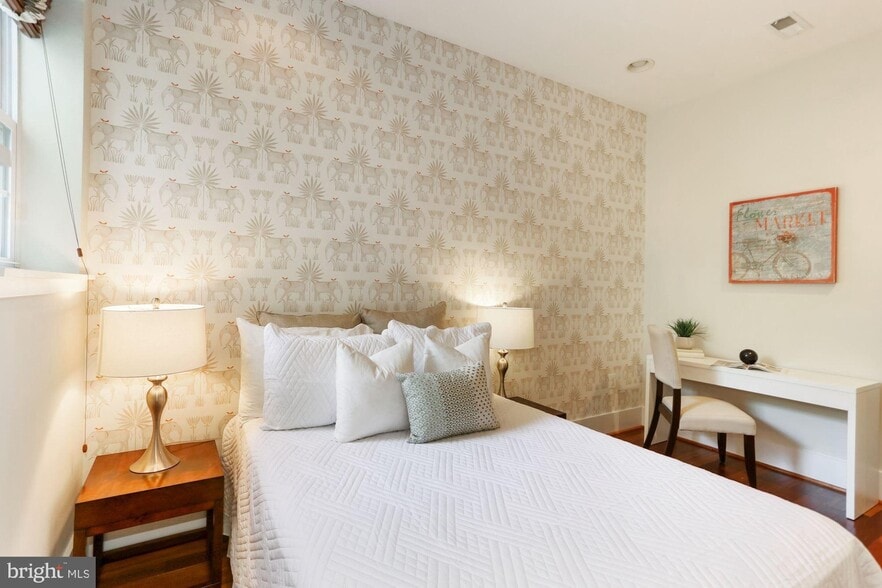 Building Photo - 1435 Euclid St NW