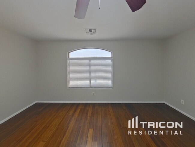 Building Photo - 42028 W Sunland Dr
