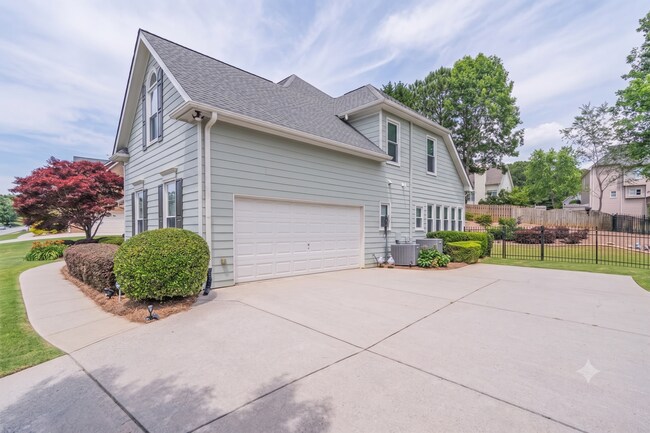 Building Photo - Beautiful in Buford!