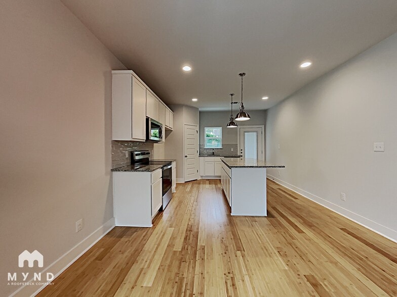 Building Photo - 423 Channing Ave