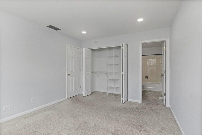 Building Photo - 1441 Orleans Dr