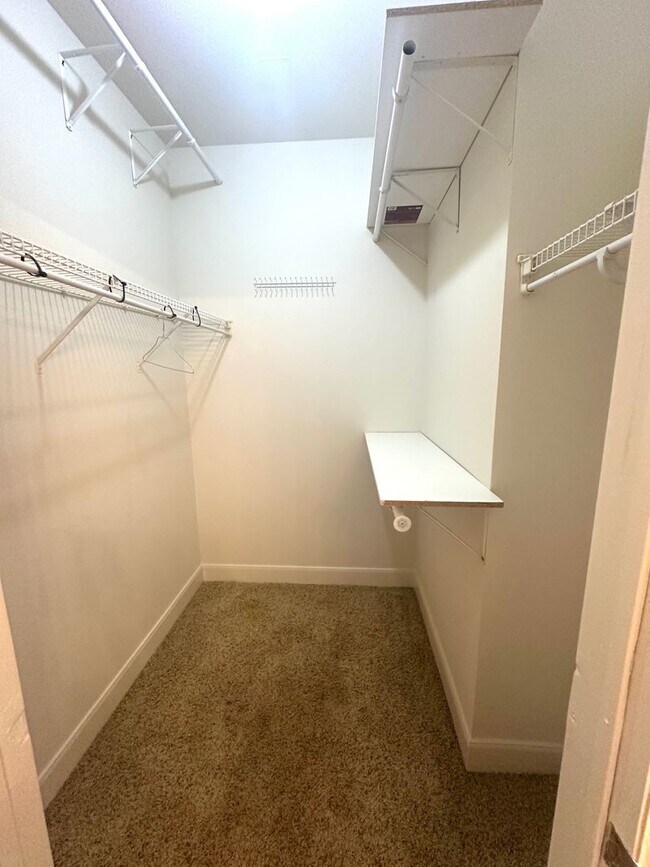Building Photo - 12386 River Highlands Dr