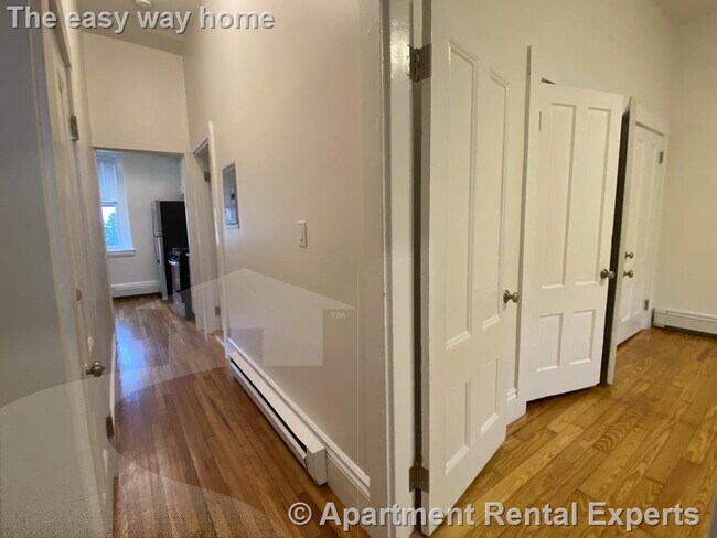 Building Photo - 194 Central St