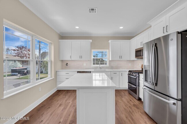 Building Photo - 58 Cove Rd