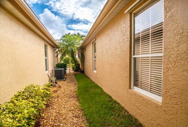 Building Photo - 3751 NW Willow Creek Dr