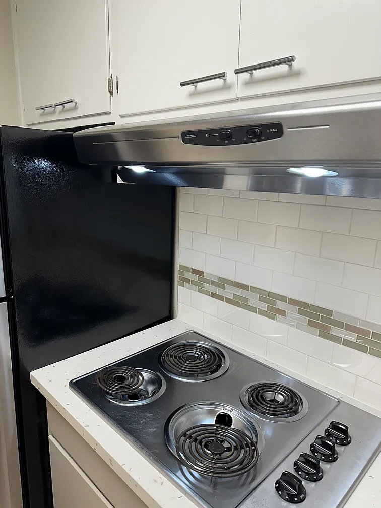 Building Photo - 1405 Oak Grove Ave