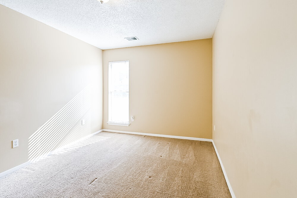 Building Photo - 9150 Belmont Dr