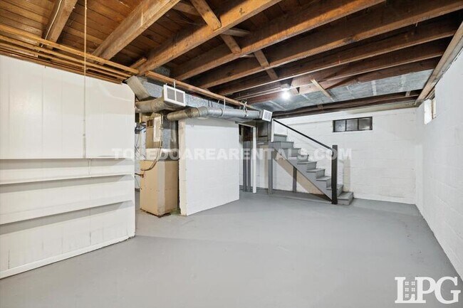 Building Photo - 3606 Revere Dr