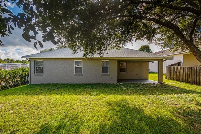 Building Photo - Leesburg 3 Bed, 2 Bath Single Family Home