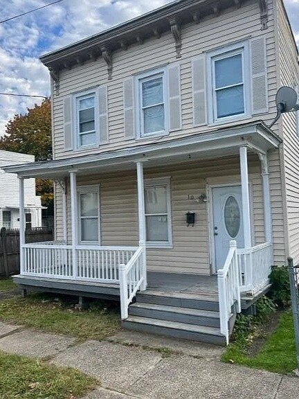 Primary Photo - 10 Leversee Ave