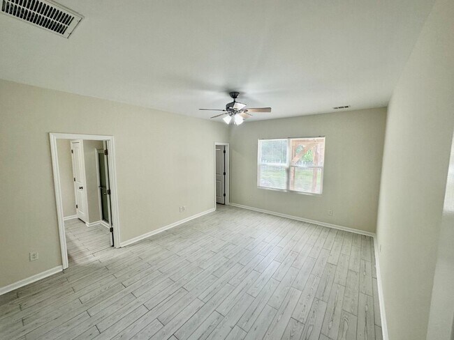 Building Photo - 64 Augustine Rd