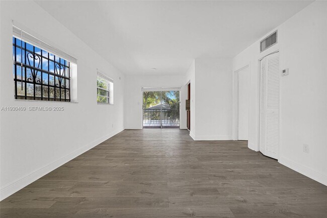 Building Photo - 8295 NE Miami Ct