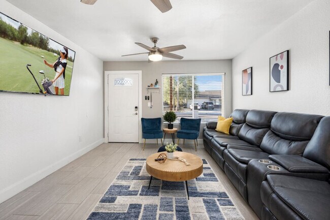 Building Photo - 3733 E Dahlia Dr