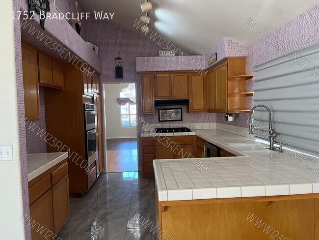 Building Photo - 1752 Bradcliff Way